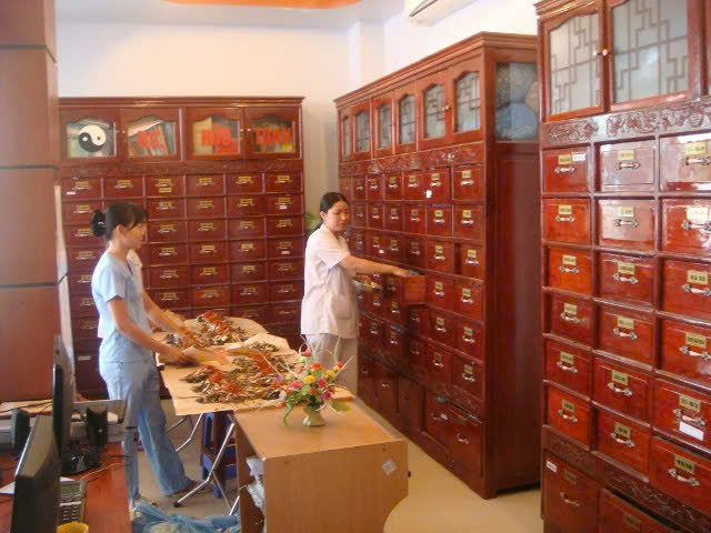 Quầy kệ thuốc