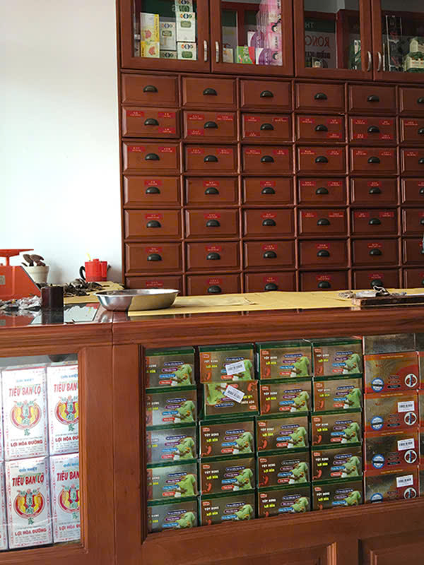 Quầy kệ thuốc