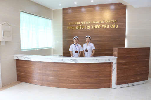 Quầy lễ tân 